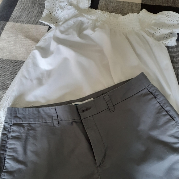 Old Navy Everyday Shorts Bundle - Picture 5 of 12